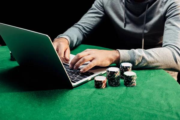 The Psychology Behind ポーカーアプリ Players